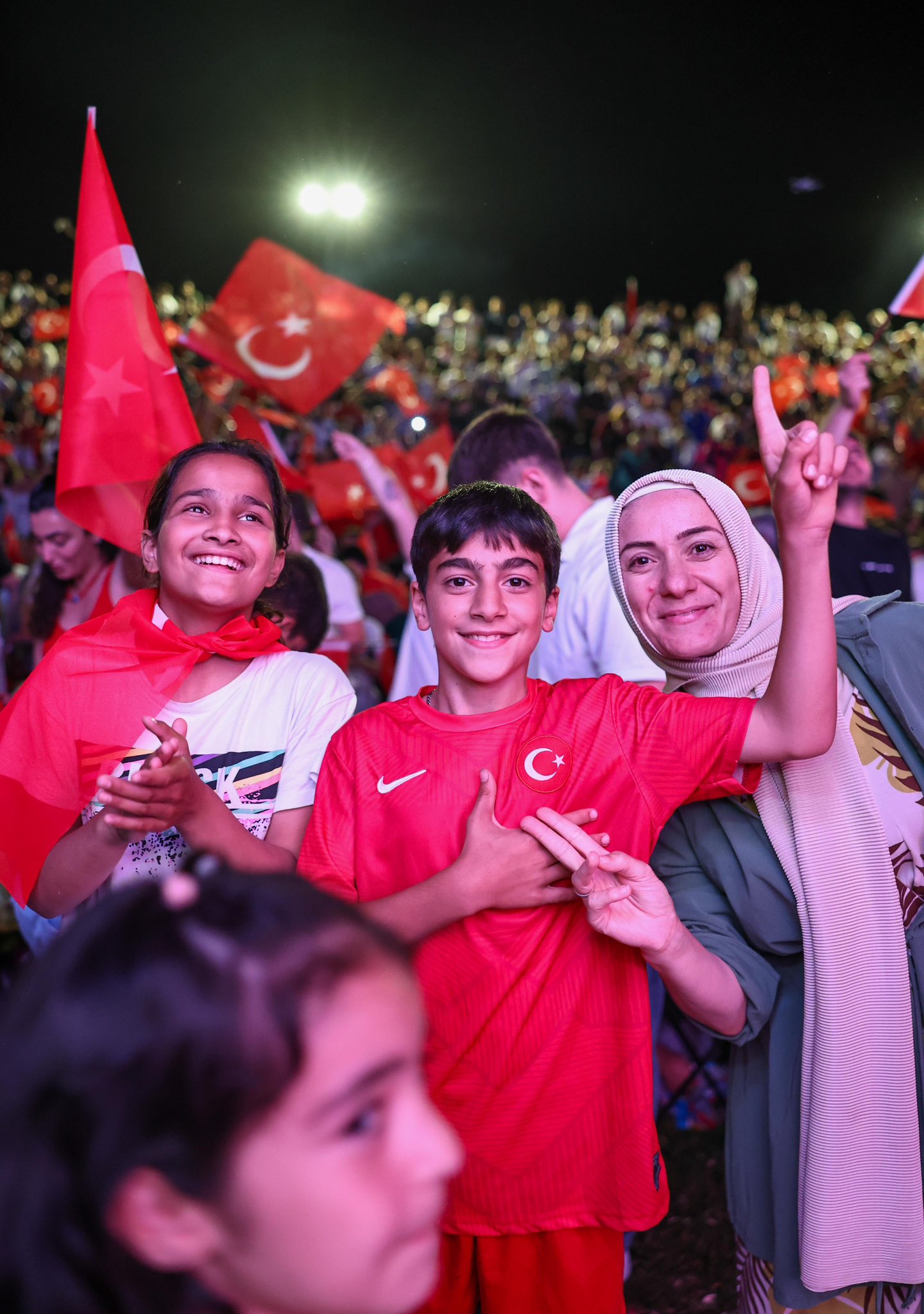 Bizim Çocuklar’ın dünyayı titreten başarısı Millet Bahçesi’nde tarihi bir şölene dönüştü: “Coşkumuz hiç eksilmesin”