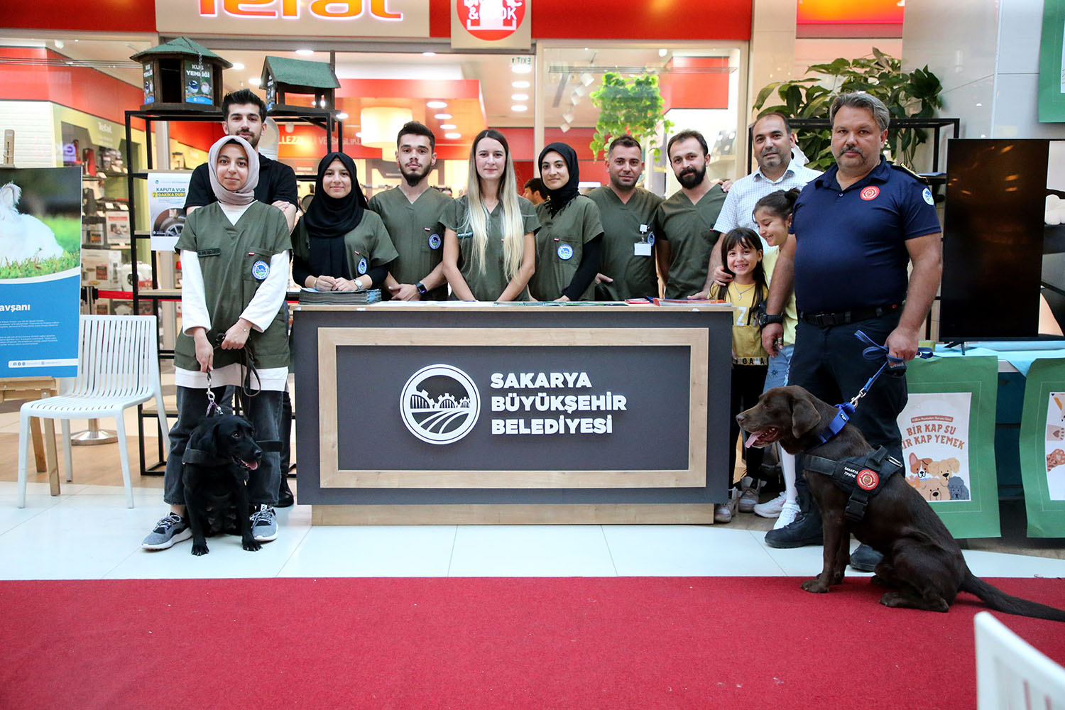 Büyükşehir ekipleri çocuklarla buluştu Pati Festivali renkli görüntülere sahne oldu