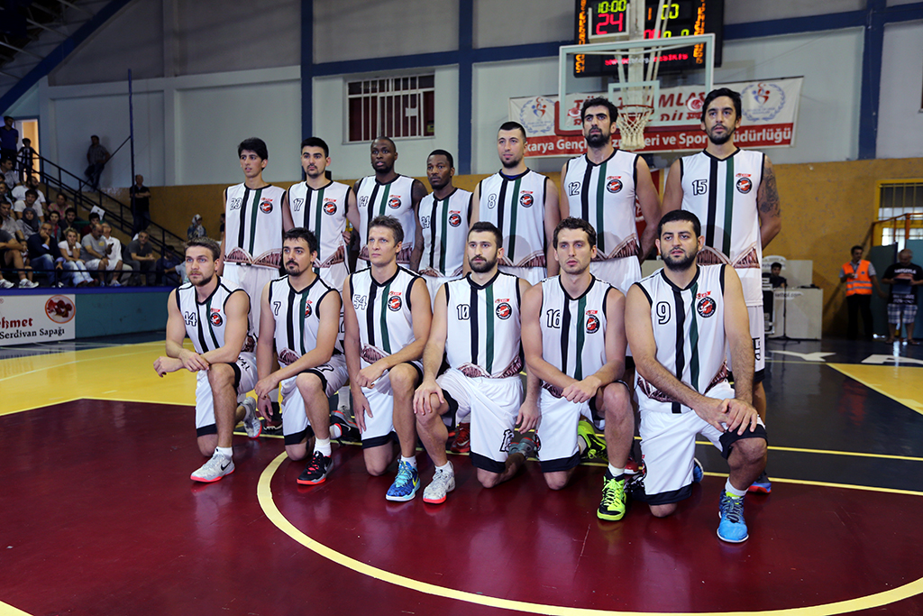 Basketbol Takımı Bir Araya Geliyor