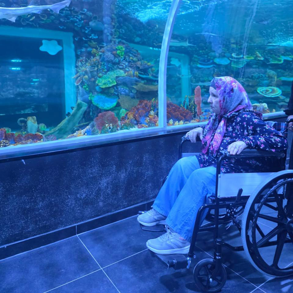 Büyükşehir’den özel gereksinimli bireylere renkli akvaryum gezisi