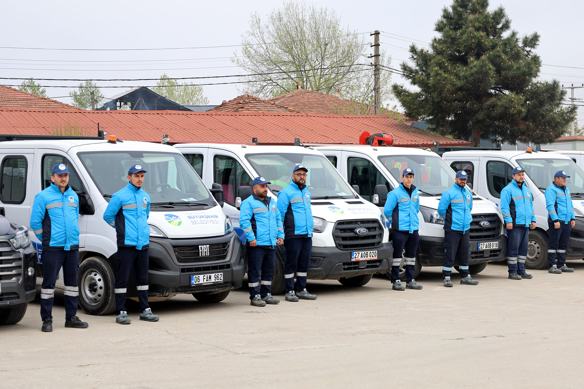 Büyükşehir şehrin dört bir yanında haşereyle mücadele mesaisine başladı