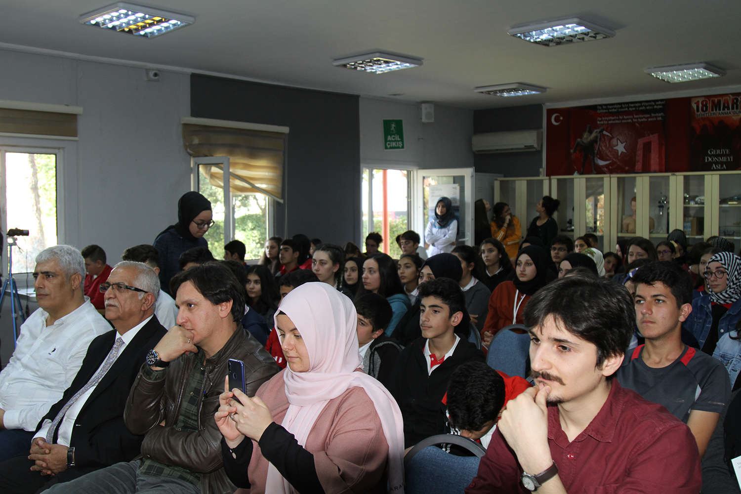 Şiirin en büyük gücü kişiliği güçlendirmesidir