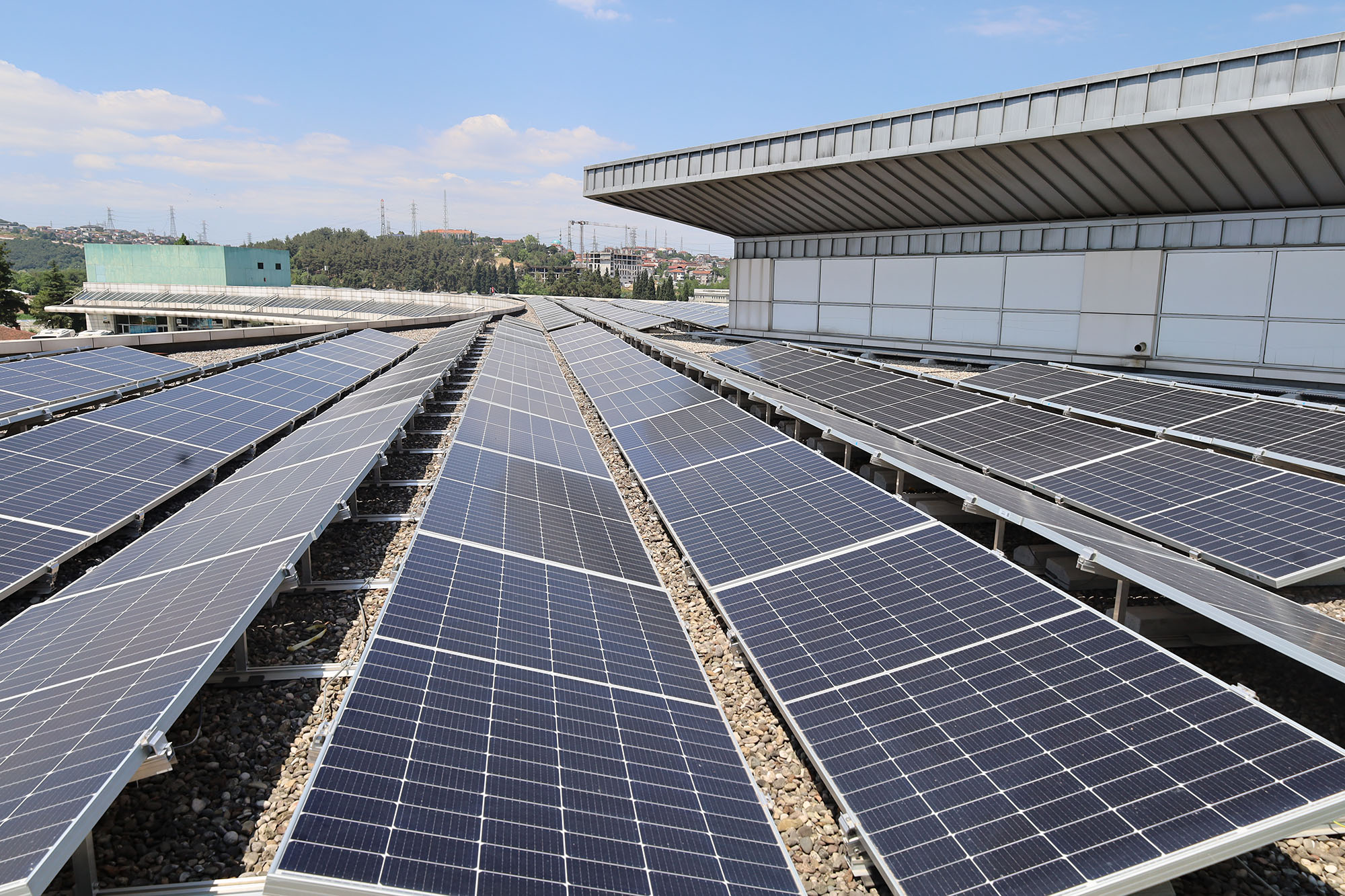 Sakarya’nın ilk çatı GES projesinde tam kapasiteyle enerji üretimi başladı