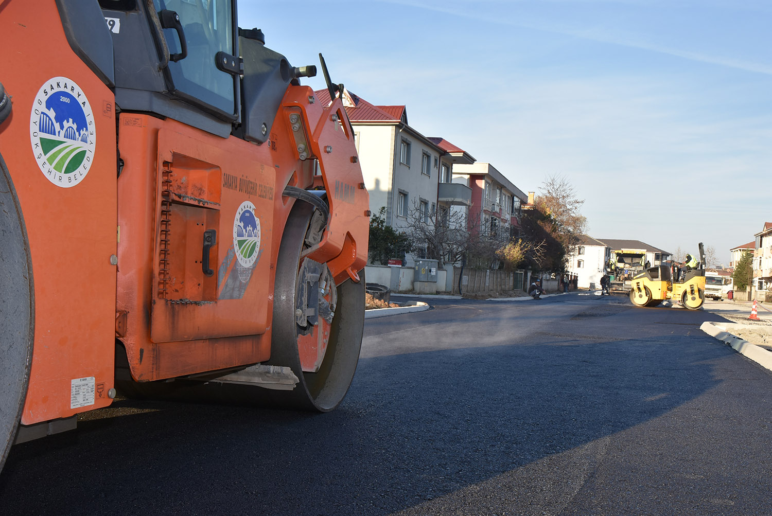 Karasu Mimar Sinan Caddesi’nde asfalt çalışmaları başladı