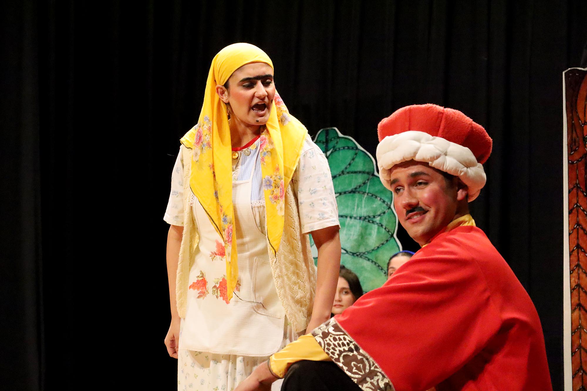 Genç tiyatrocuların sahnesi büyük beğeni topladı