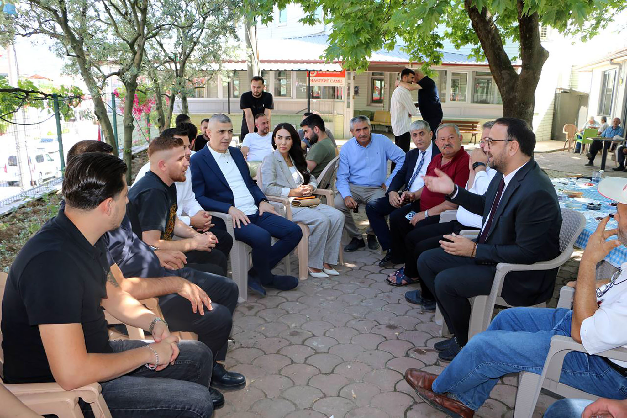 Büyükşehir’in gönül hareketi Geyve’de devam etti