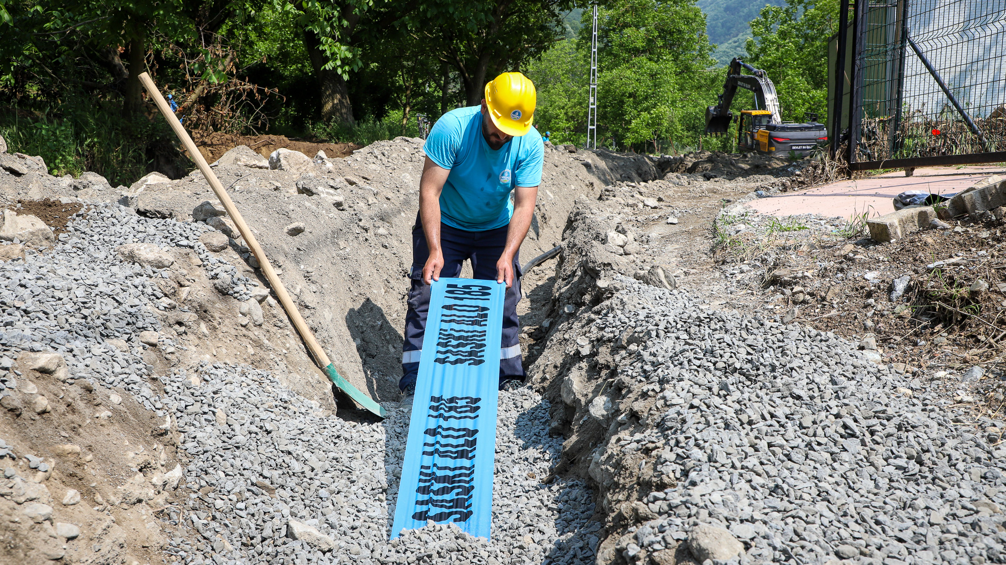 SASKİ, Geyve’de selden etkilenen hatlar için bayramda da sahadaydı