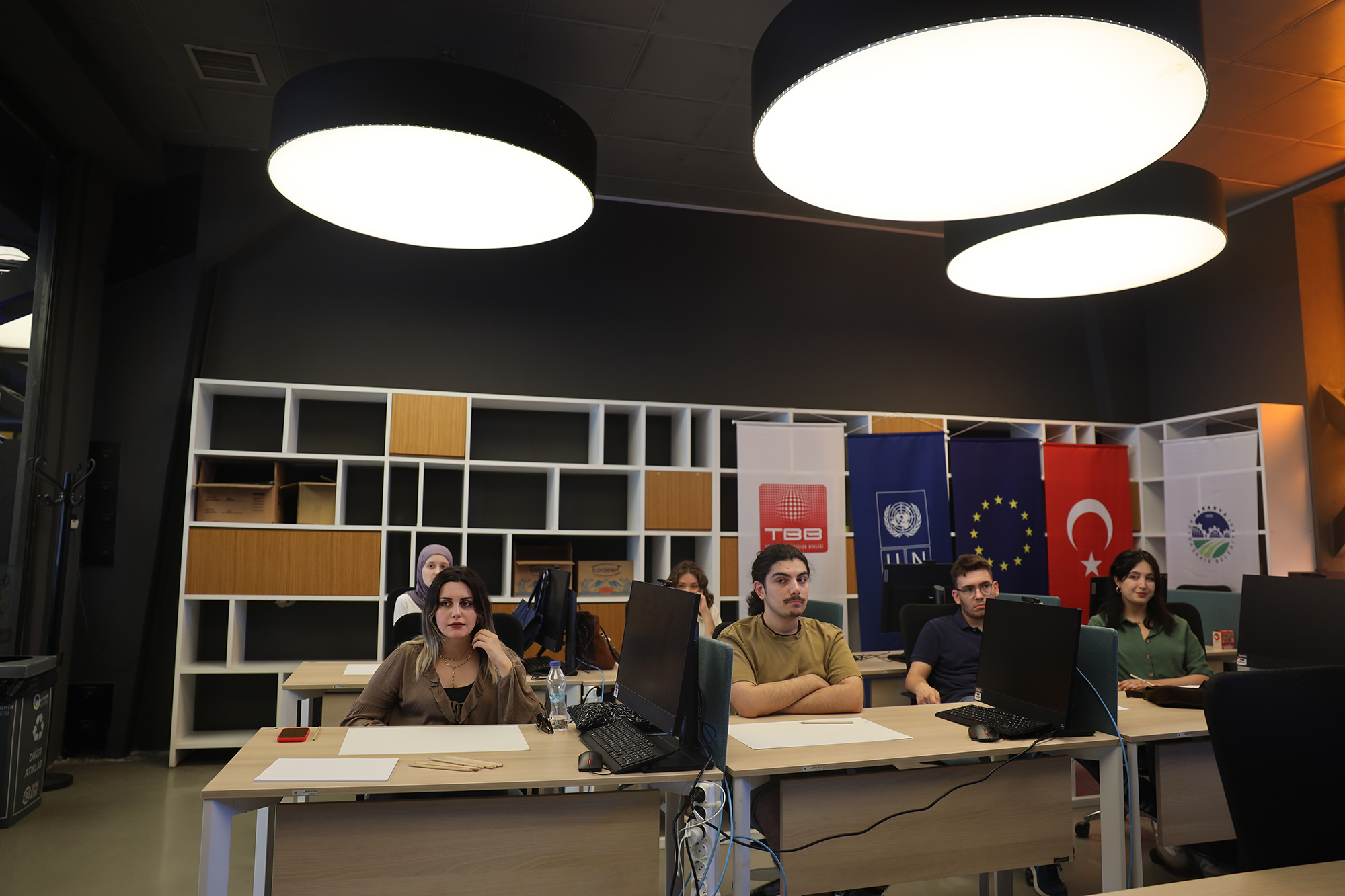 Genç Atölye’de ilk karikatür dersi çizgilerle başladı