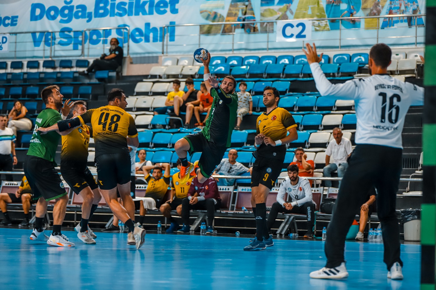Büyükşehir hentbol son şampiyon Beykoz’a konuk olacak