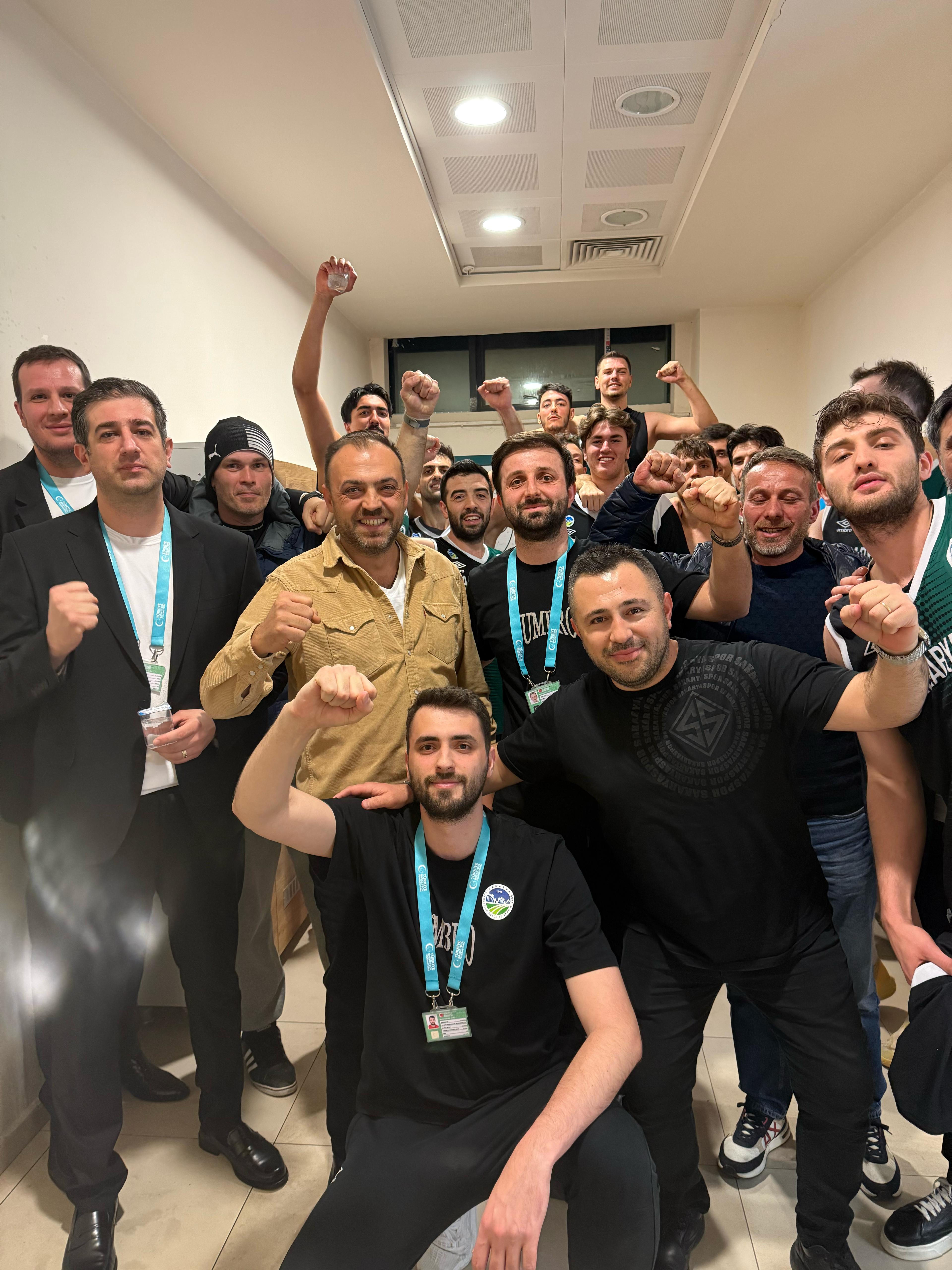 Büyükşehir’in devleri Uşak’ta Play-Off’un ilk maçını kazandı: 57-59