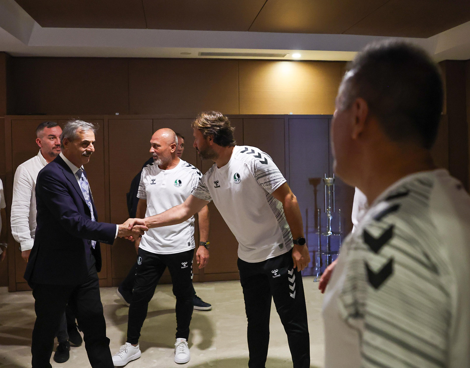Yusuf Alemdar’dan Bolu kampında önemli mesajlar: “Sakaryaspor bir ruh işidir, sevdadır ve her sorun kenetlenmeyle aşılır”