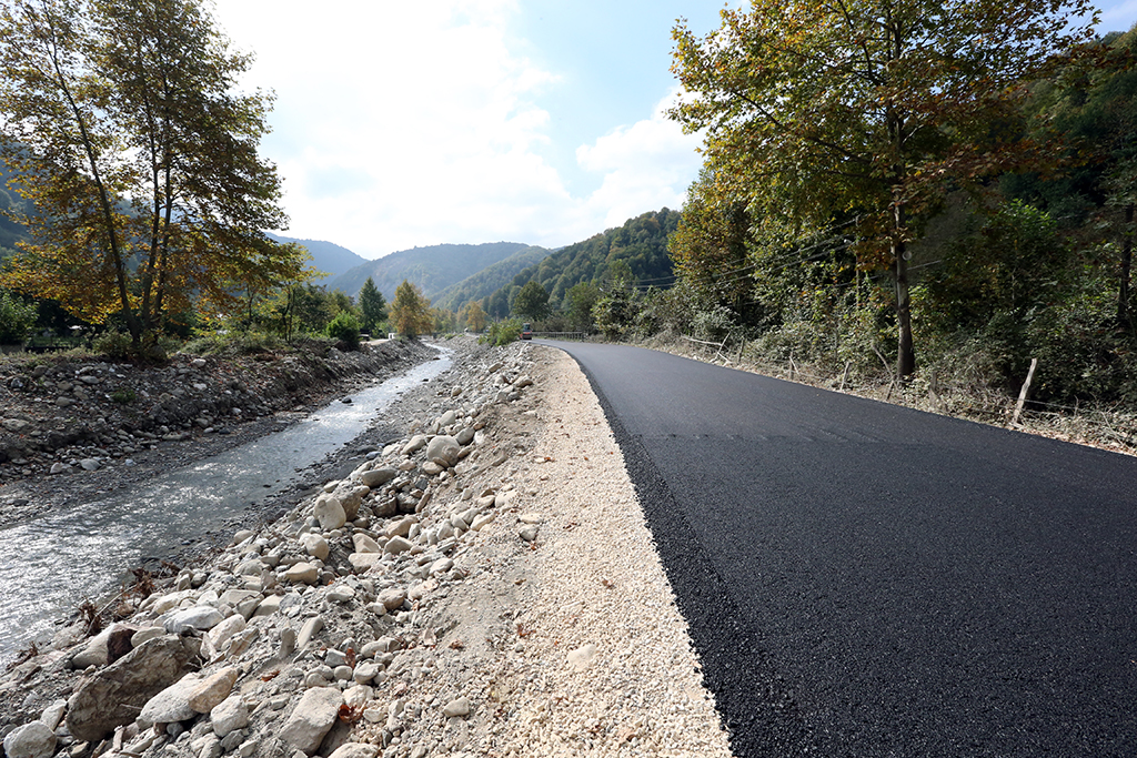 Karapürçek Kanlıçay Yolu Asfaltlanıyor