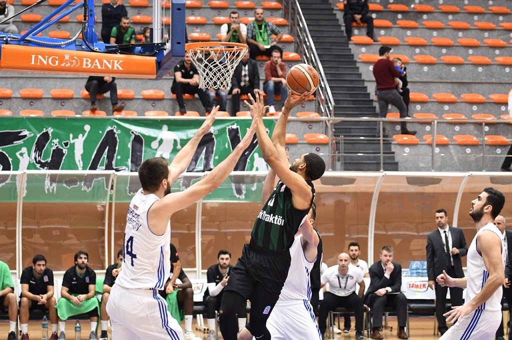 İstanbul’da galibiyet Büyükşehir Basket’in