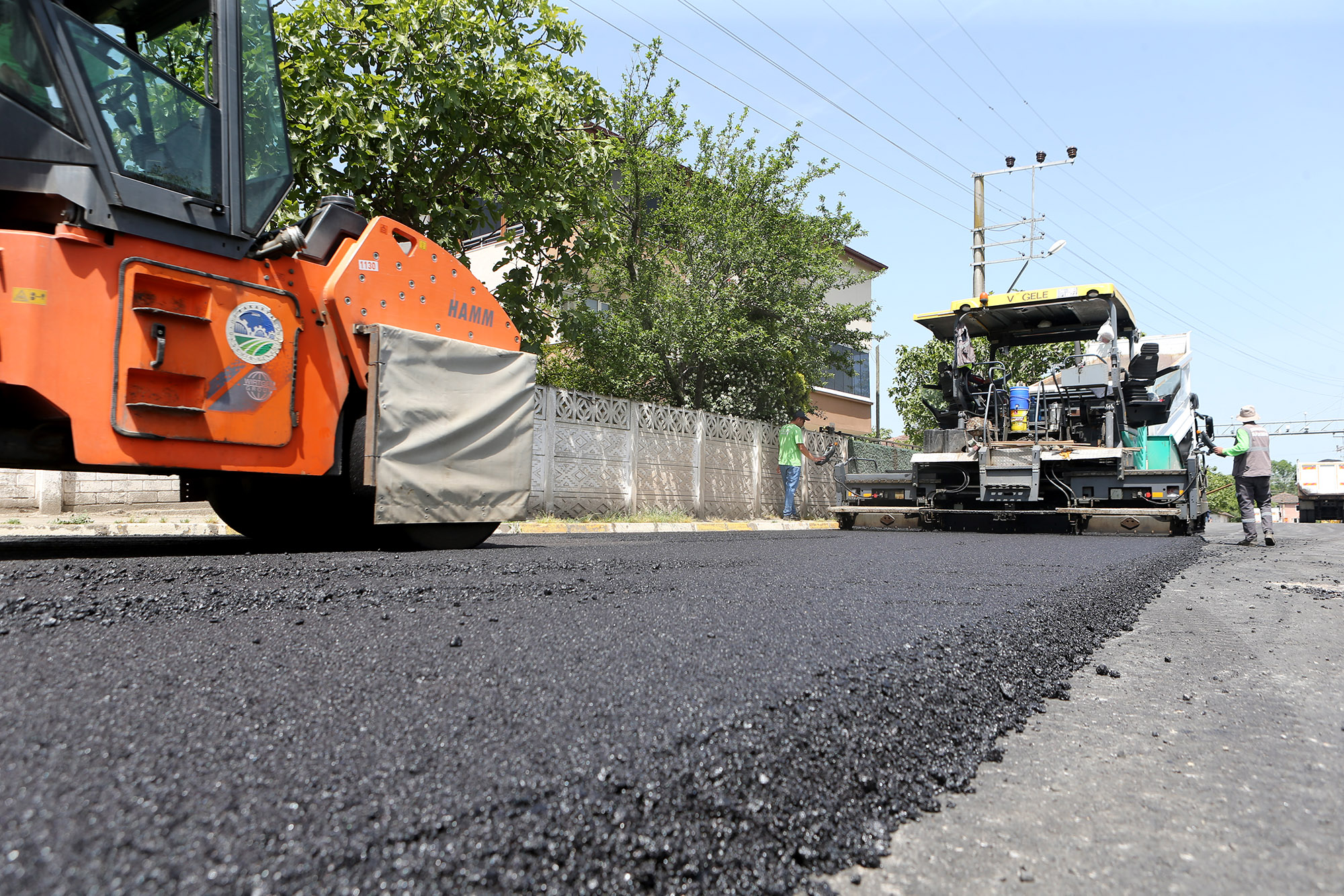 Söğütlü’de asfalt çalışmaları hız kazandı
