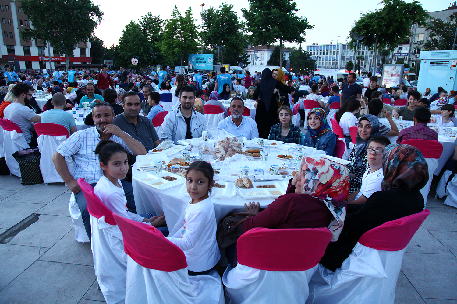 Demokrasi Meydanı’nda kardeşlik coşkusu