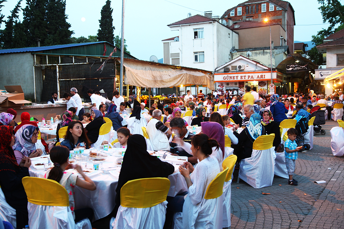 Geyve Kardeşlik Sofralarına Misafir Oldu