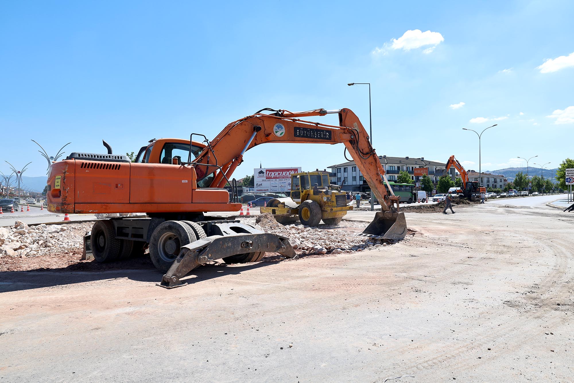Büyükşehir, Eski Kipa Kavşağı’nı yeni duble yol bağlantısına hazırlıyor