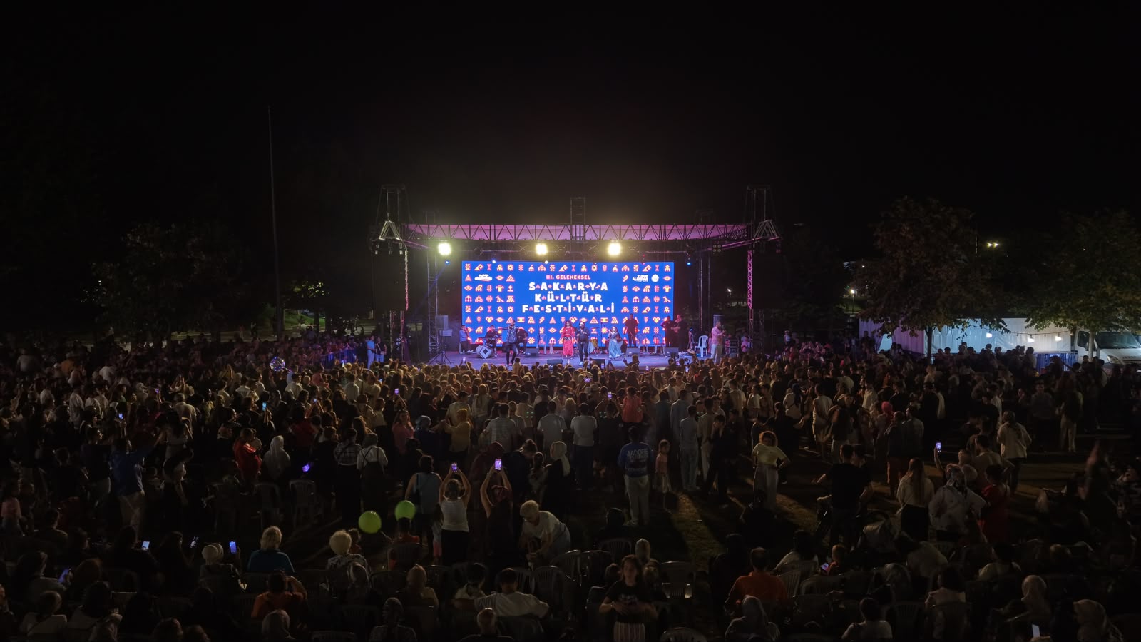 Millet Bahçesi’nde kültürlerin buluştuğu festival renkli finalle tamamlandı