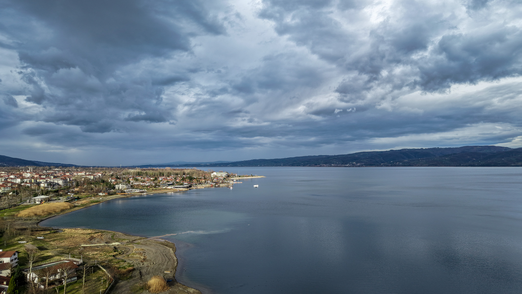 Sapanca Gölü’ne ‘koruma kalkanı’: “Suyun her damlasını korumaya devam edeceğiz”