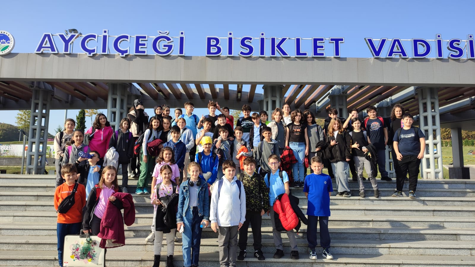 Çocuklar Ayçiçeği Bisiklet Vadisi’nde eğlenirken öğrendi