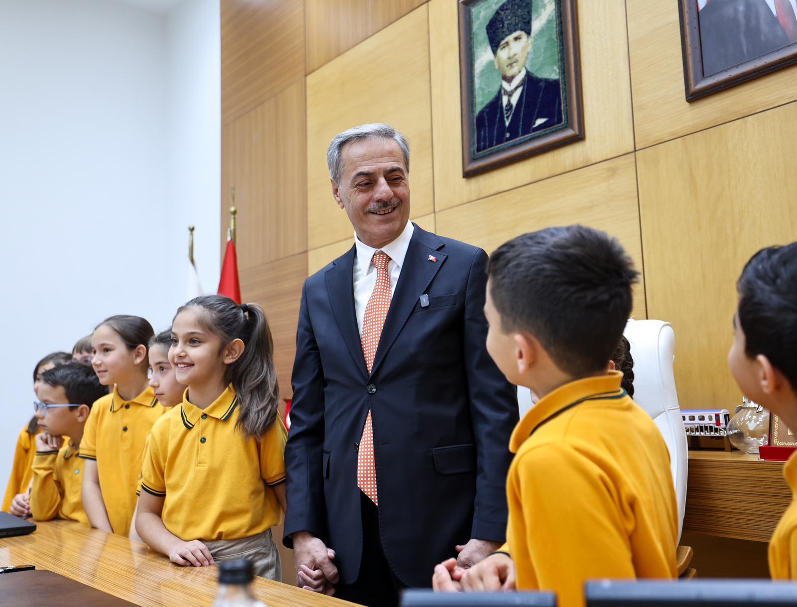 Yusuf Alemdar başkanlığı Elisa’ya devretti: “Hayal kurmaktan asla vazgeçmeyin”