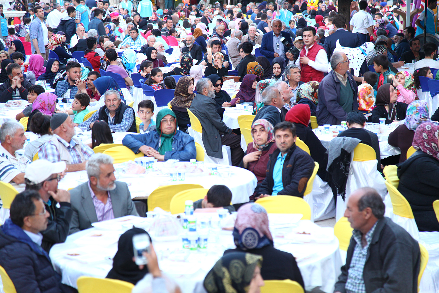 Kardeşlik sofraları Kocaali’de kuruldu