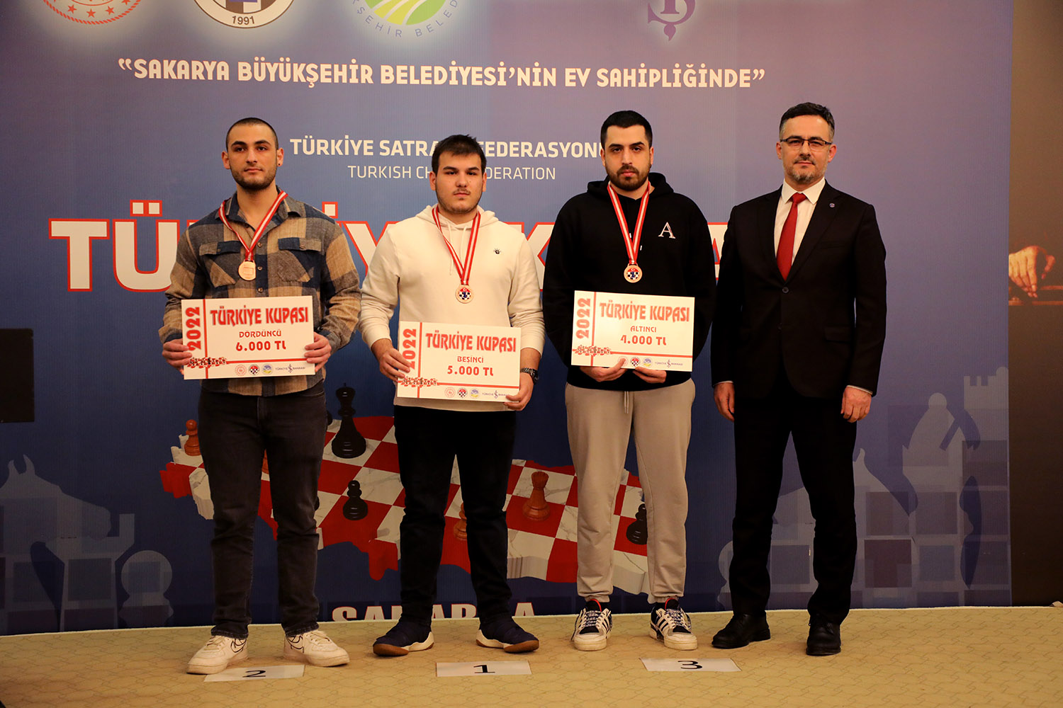 Sakarya’nın ev sahipliği yaptığı Satranç Türkiye Kupası heyecanı sona erdi
