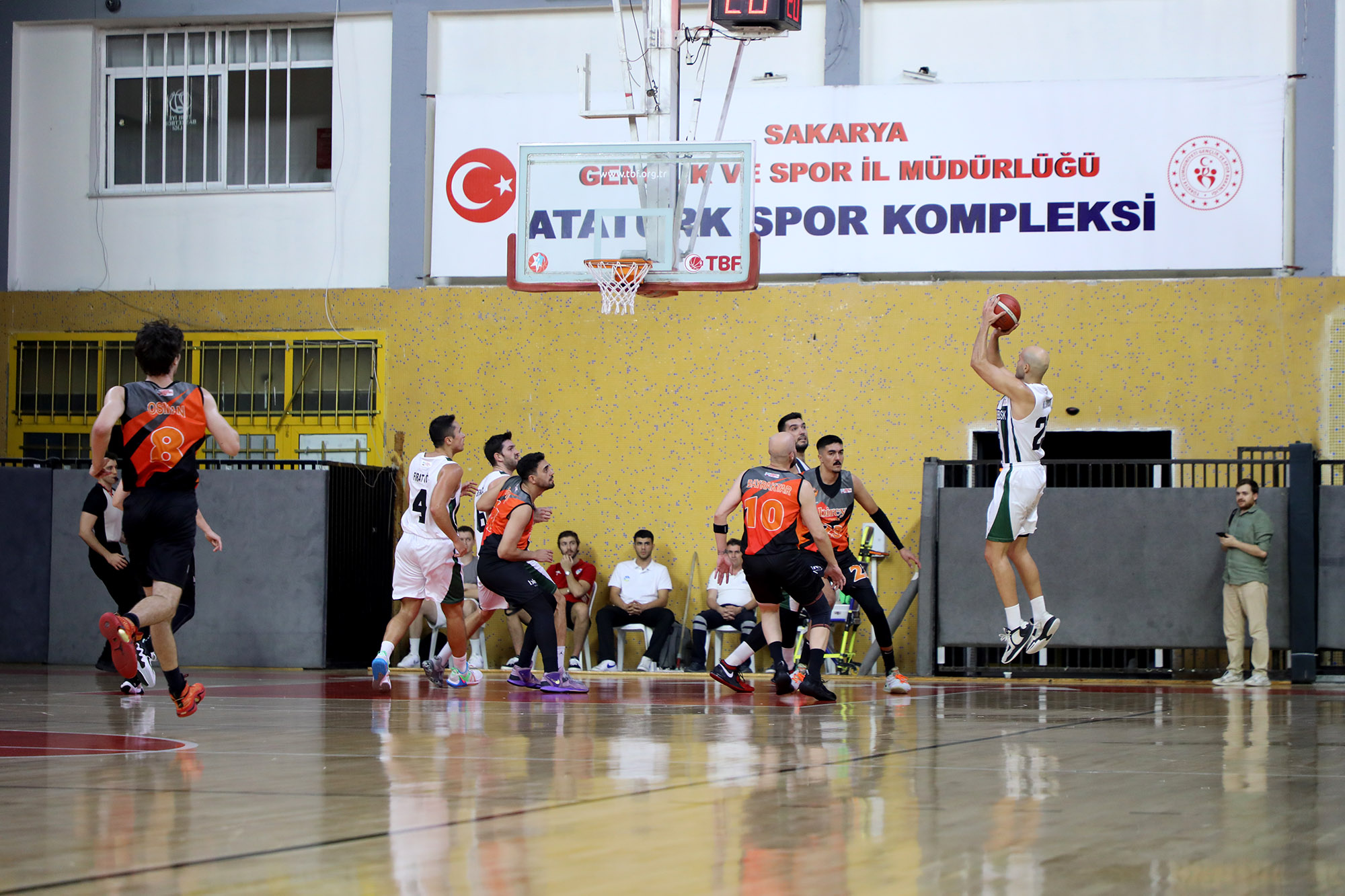 Büyükşehir basket ikinci yarıya galibiyetle başladı: 71-91