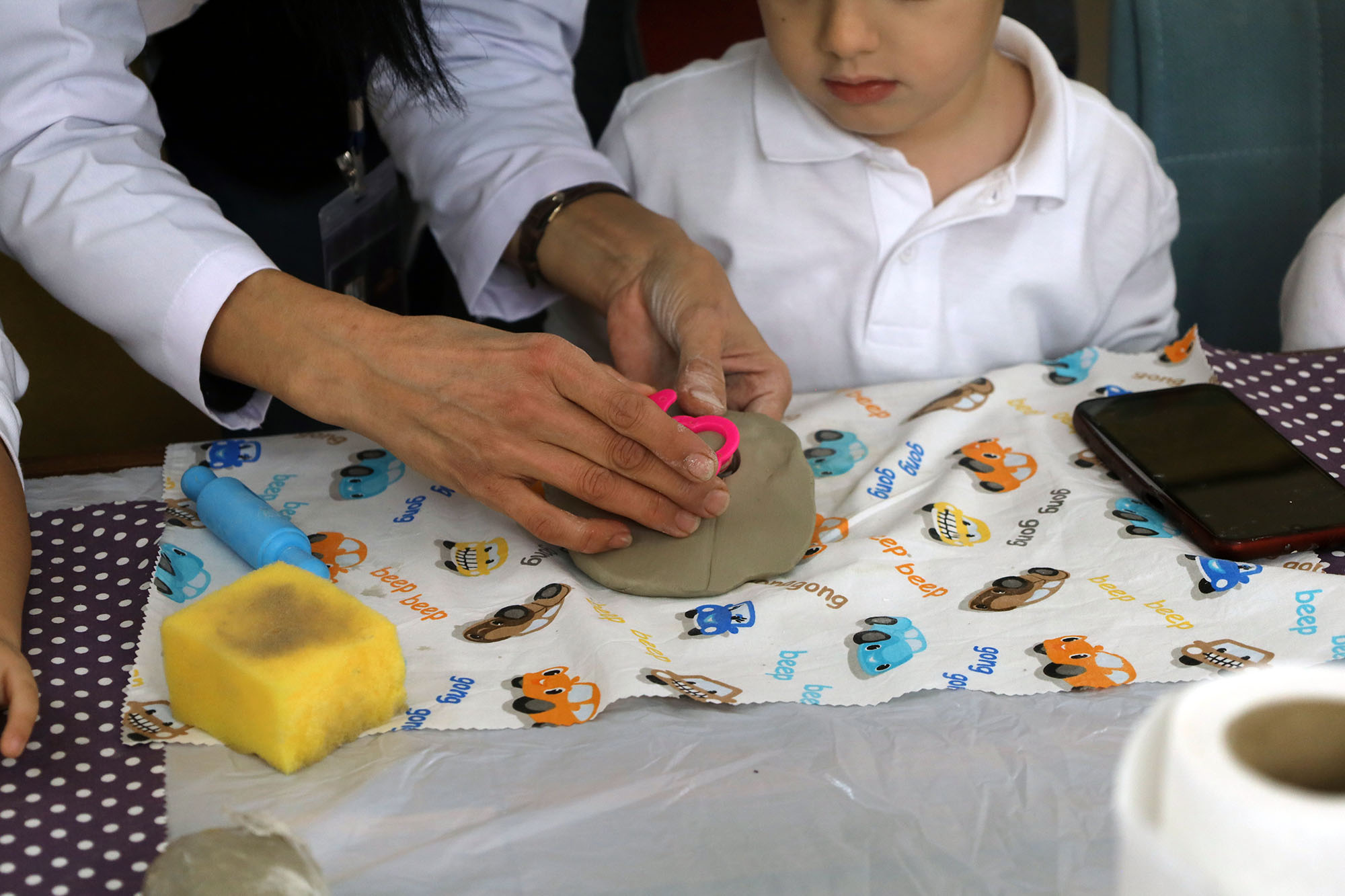 SAMEK atölyelerinde minikler seramikle, gençler tezhiple tanıştı