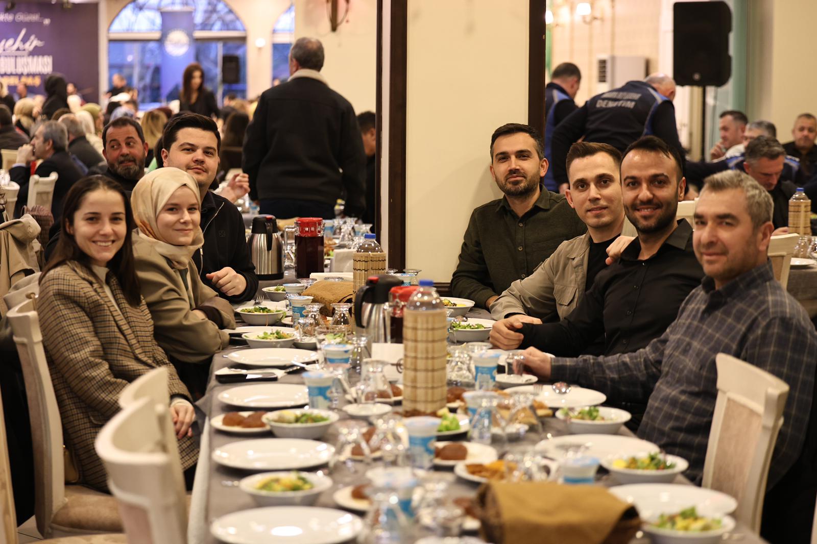 “1 milyon 100 bin vatandaşımızın sorumluluğuyla hareket ediyoruz”