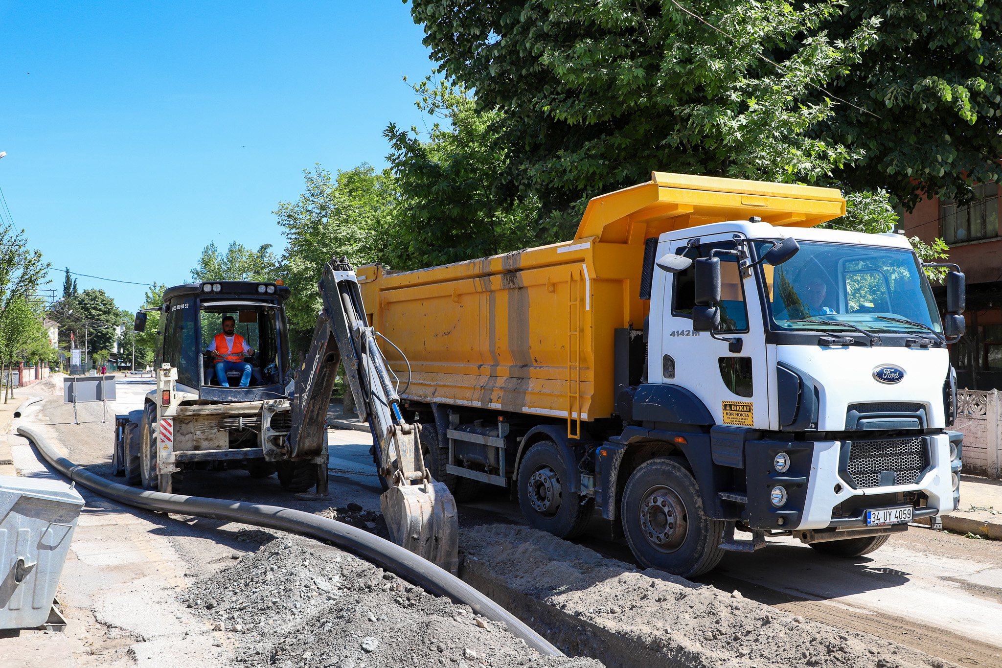 Söğütlü’nün atık su ve içme suyu projesinde çalışmalar hız kazandı