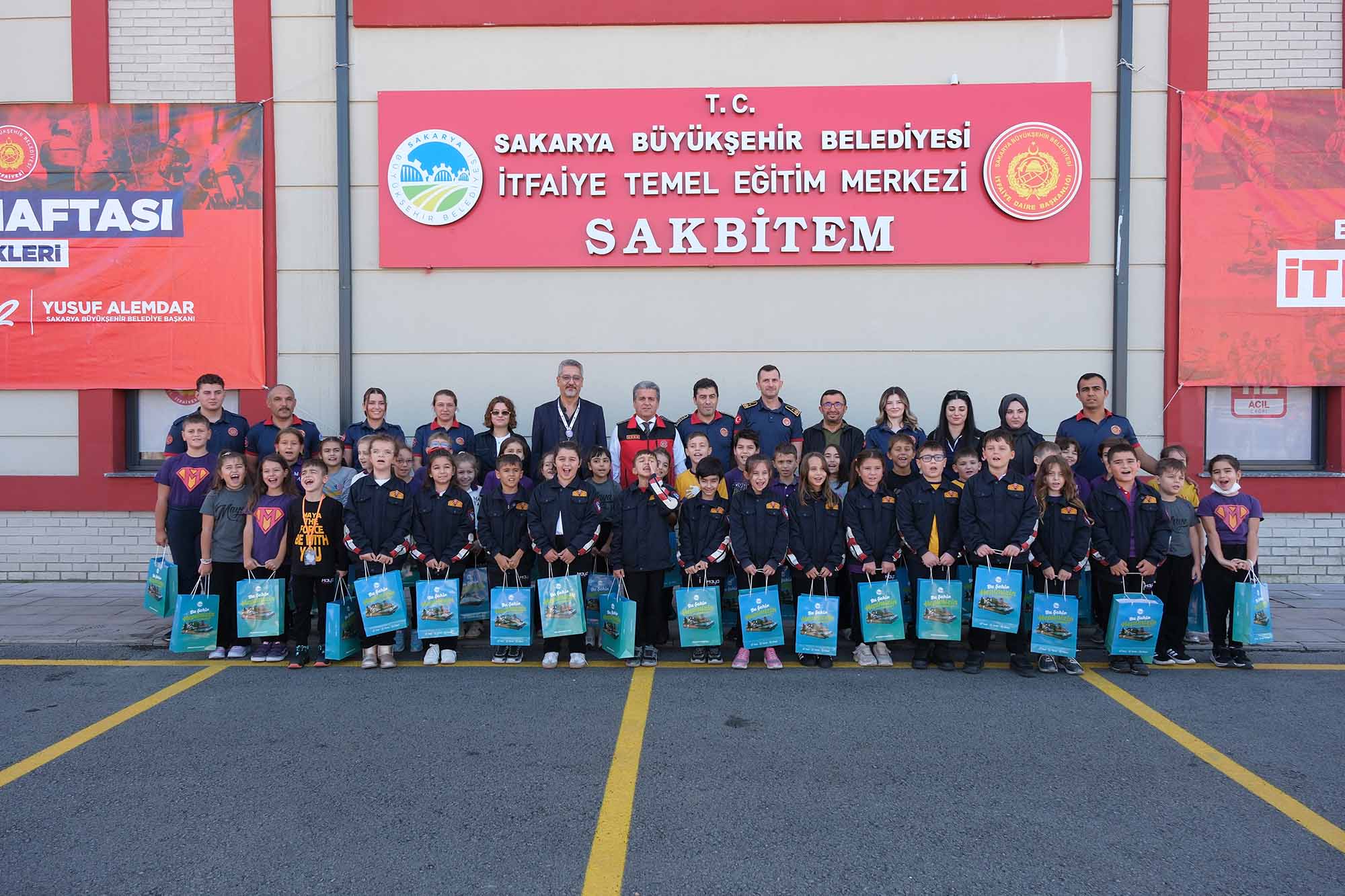 Minikler itfaiyeci oldu, afet bilincini deneyimledi: Yangın, deprem, acil durum…