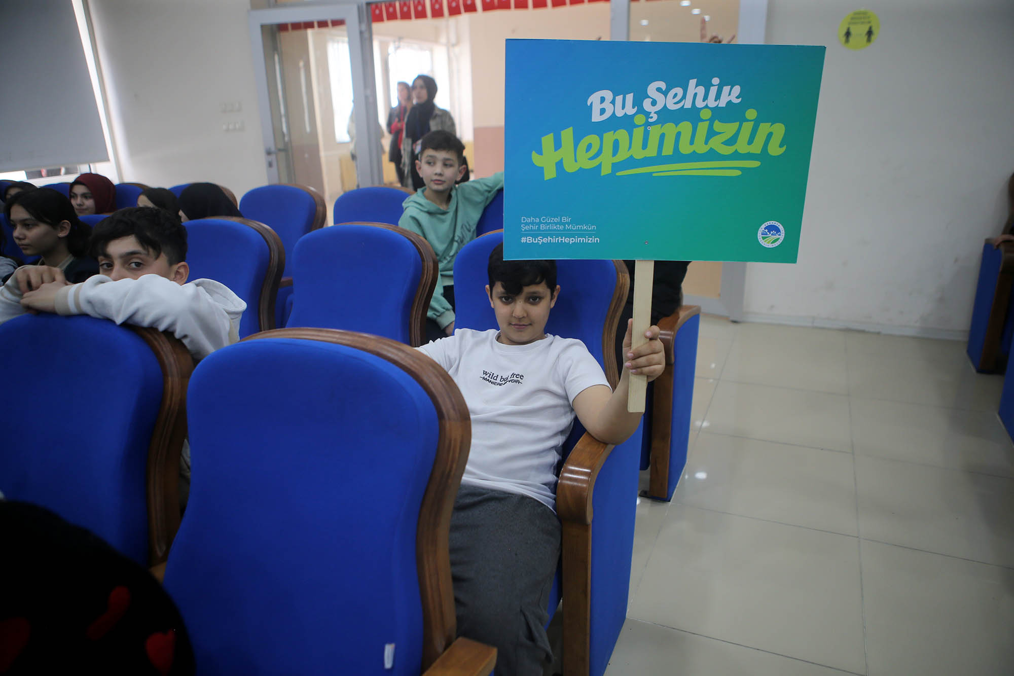 Büyükşehir Ramazan’ın neşesini şehrin dört bir yanına taşıdı: Seçkin Bayramoğlu ile kahkaha dolu akşamlar…