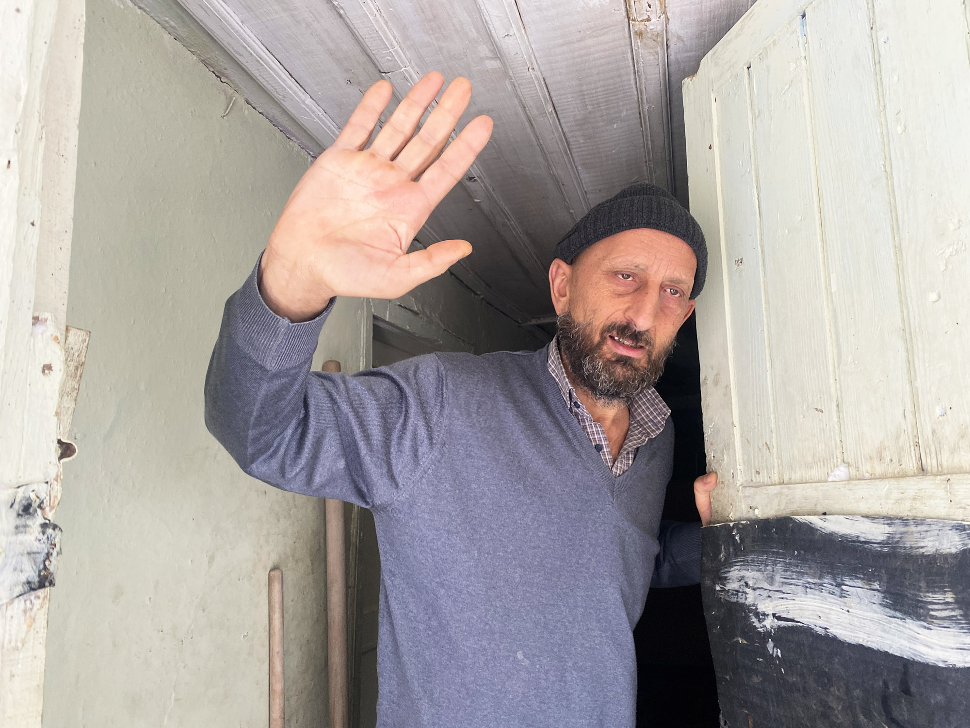 Büyükşehir’den acil müdahale: Karda mahsur kalan hastaya ulaşıldı