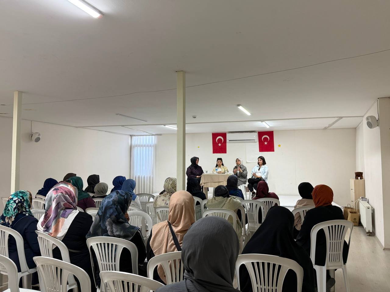 Büyükşehir’den Akyazı’da kadınlara rehberlik eden buluşma 