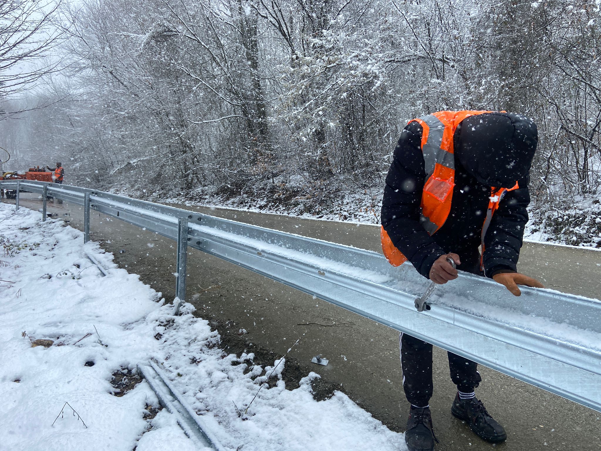 Büyükşehir’den can kaybını önlemek için kar-kış demiyor