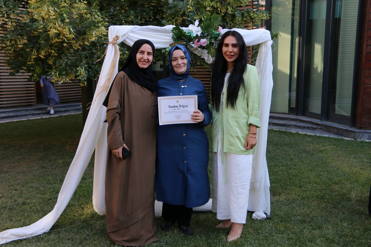 Manevi Farkındalık Atölyeleri kursiyerleri belgelerini aldılar