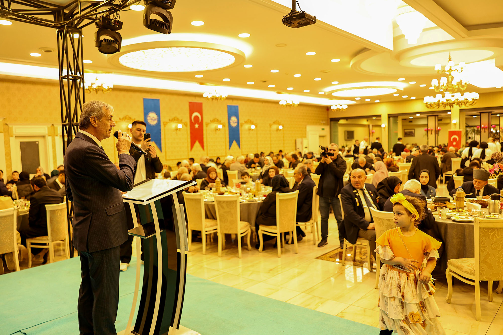 “Bu birlikteliği vatanı canı pahasına koruyan kahramanlara borçluyuz”