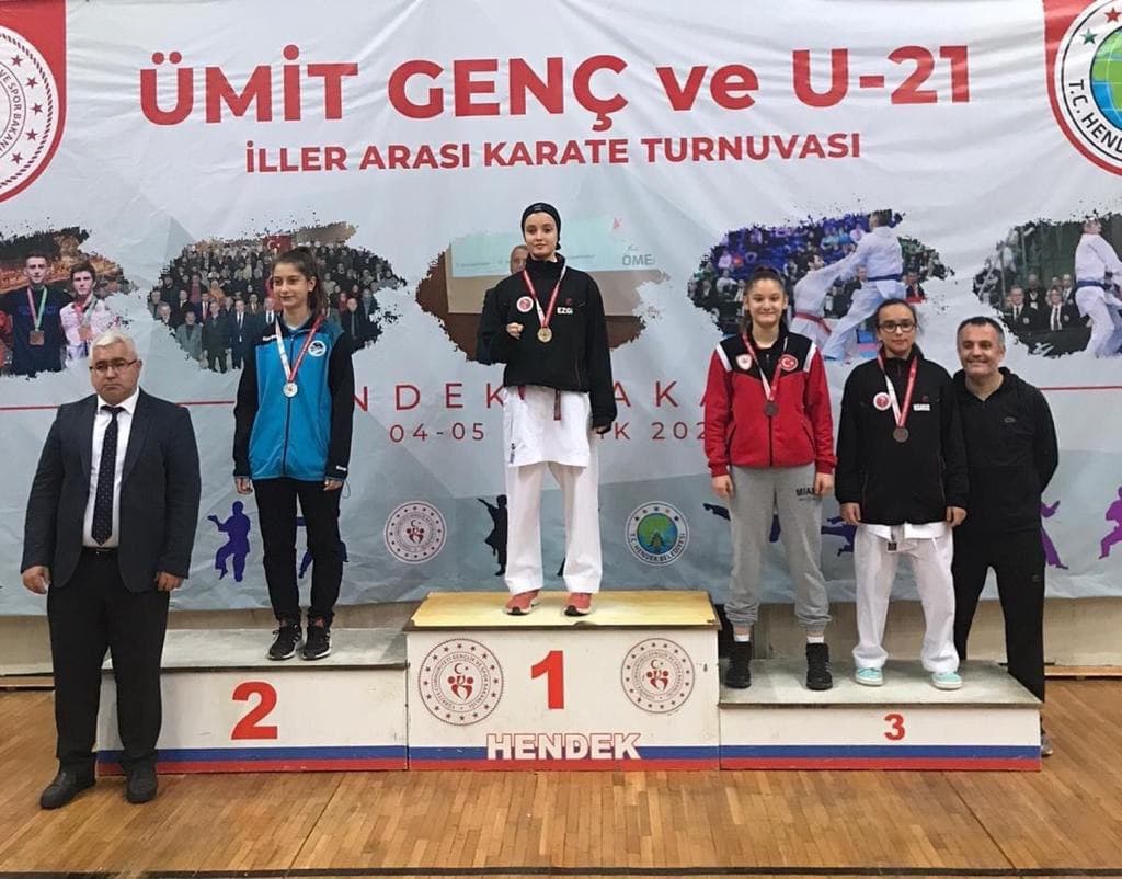 Karate Turnuvasında Büyükşehir’den 6 madalya 