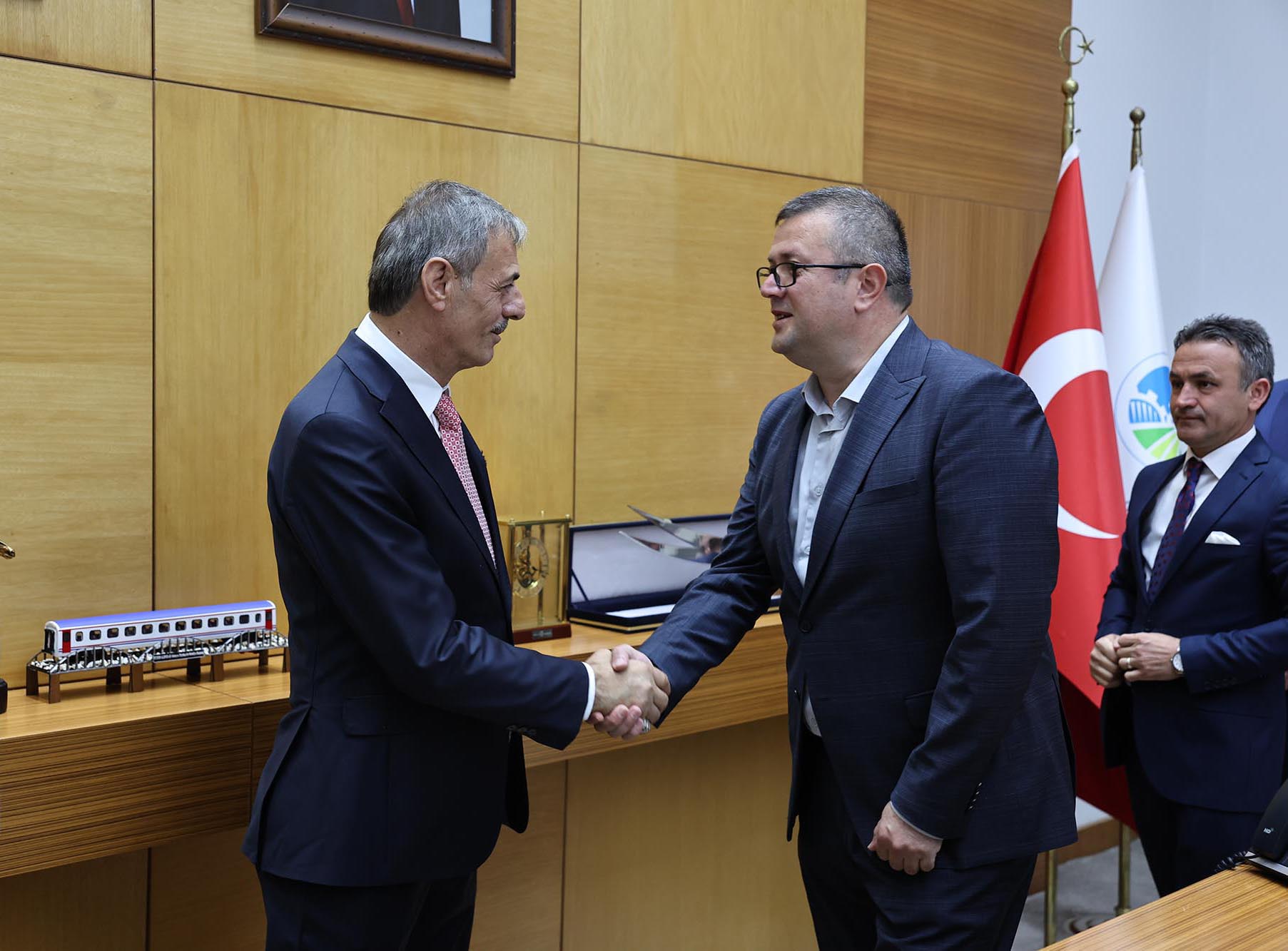“Birlik beraberlikle nice bayramlara”