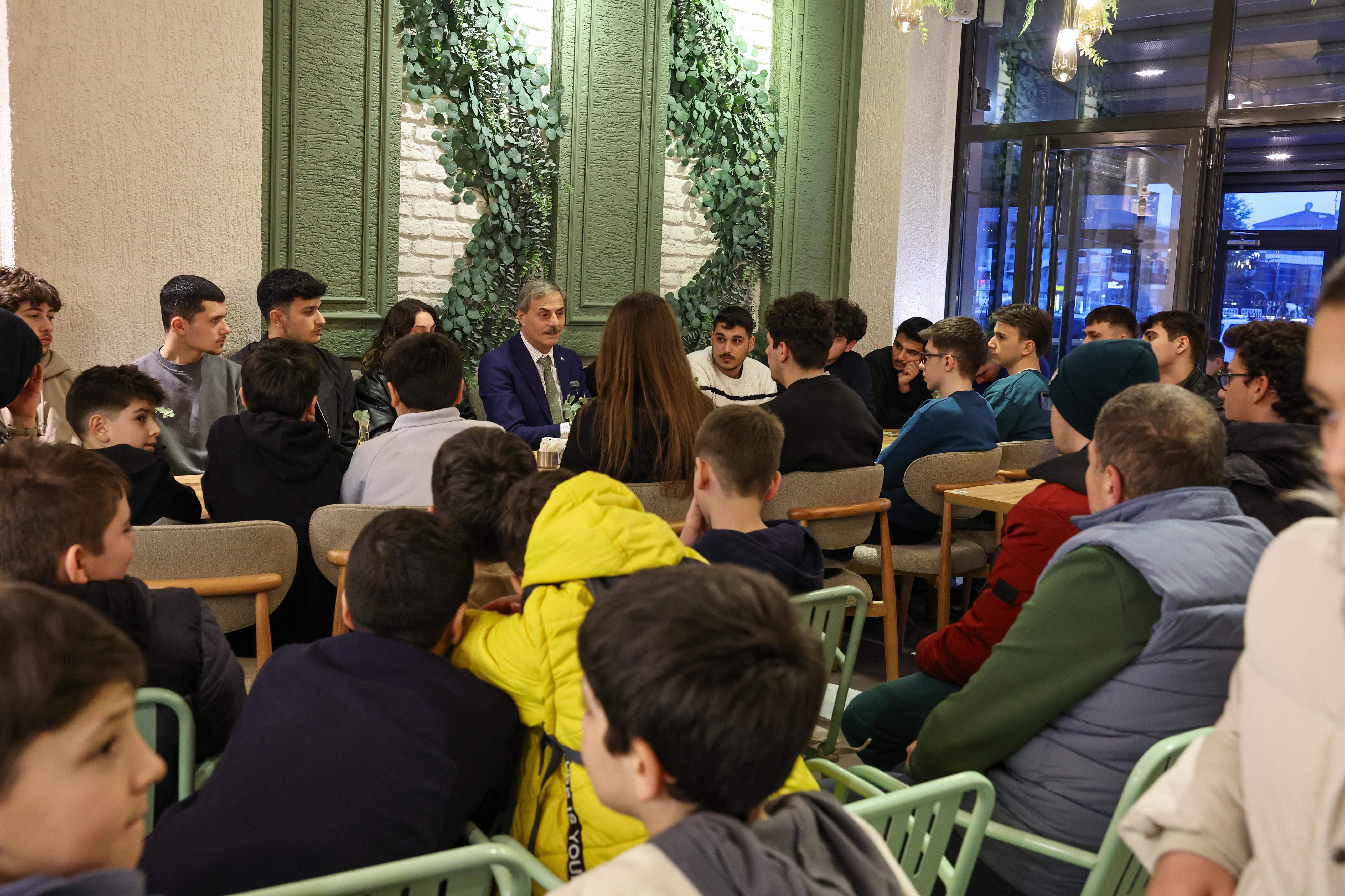 “Gençlerimizin her alanda kendilerini geliştireceği projeleri hayata geçireceğiz”