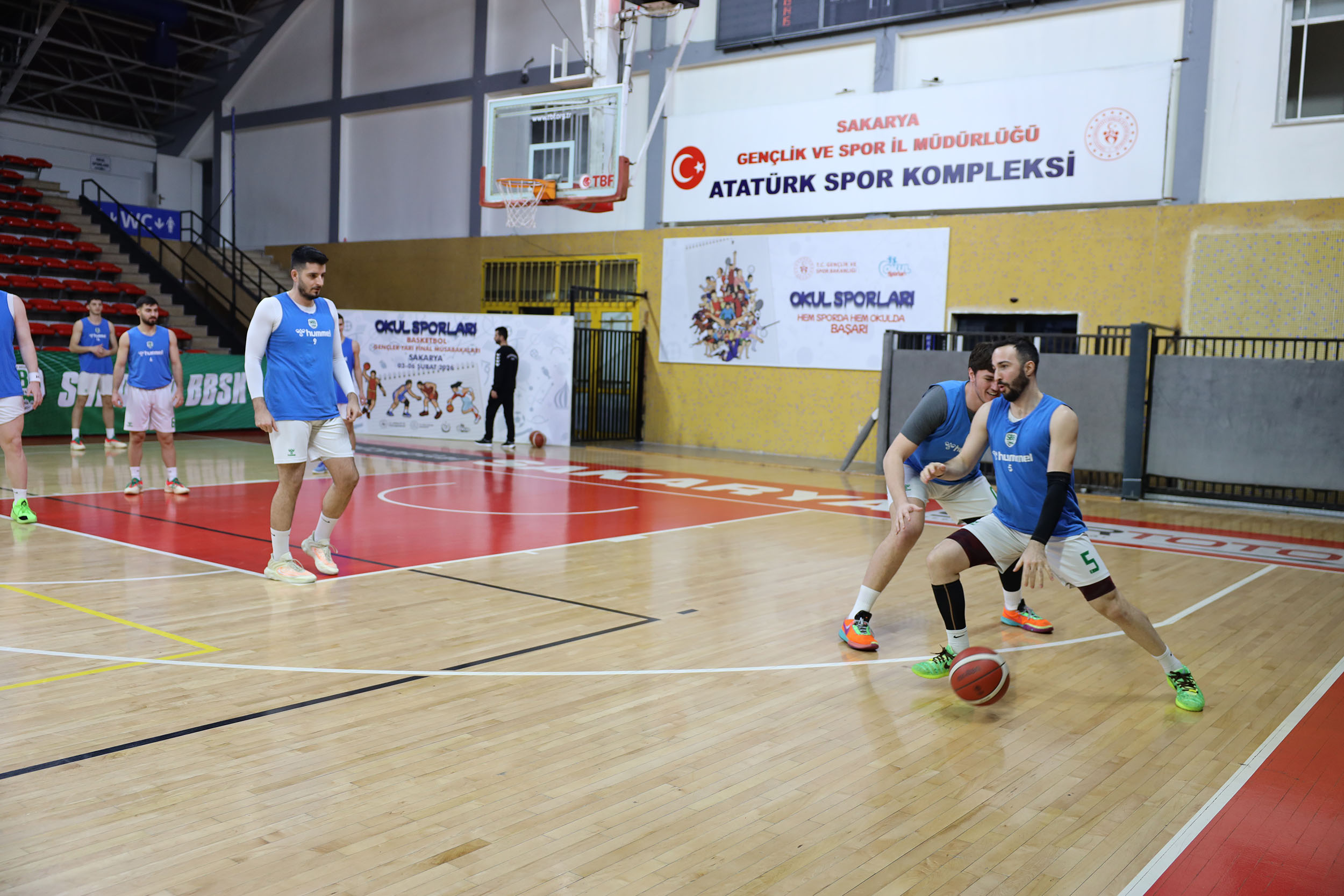 Büyükşehir Basketbol’da Başantrenör ve oyunculardan ortak mesaj: “Salonu dolduralım”