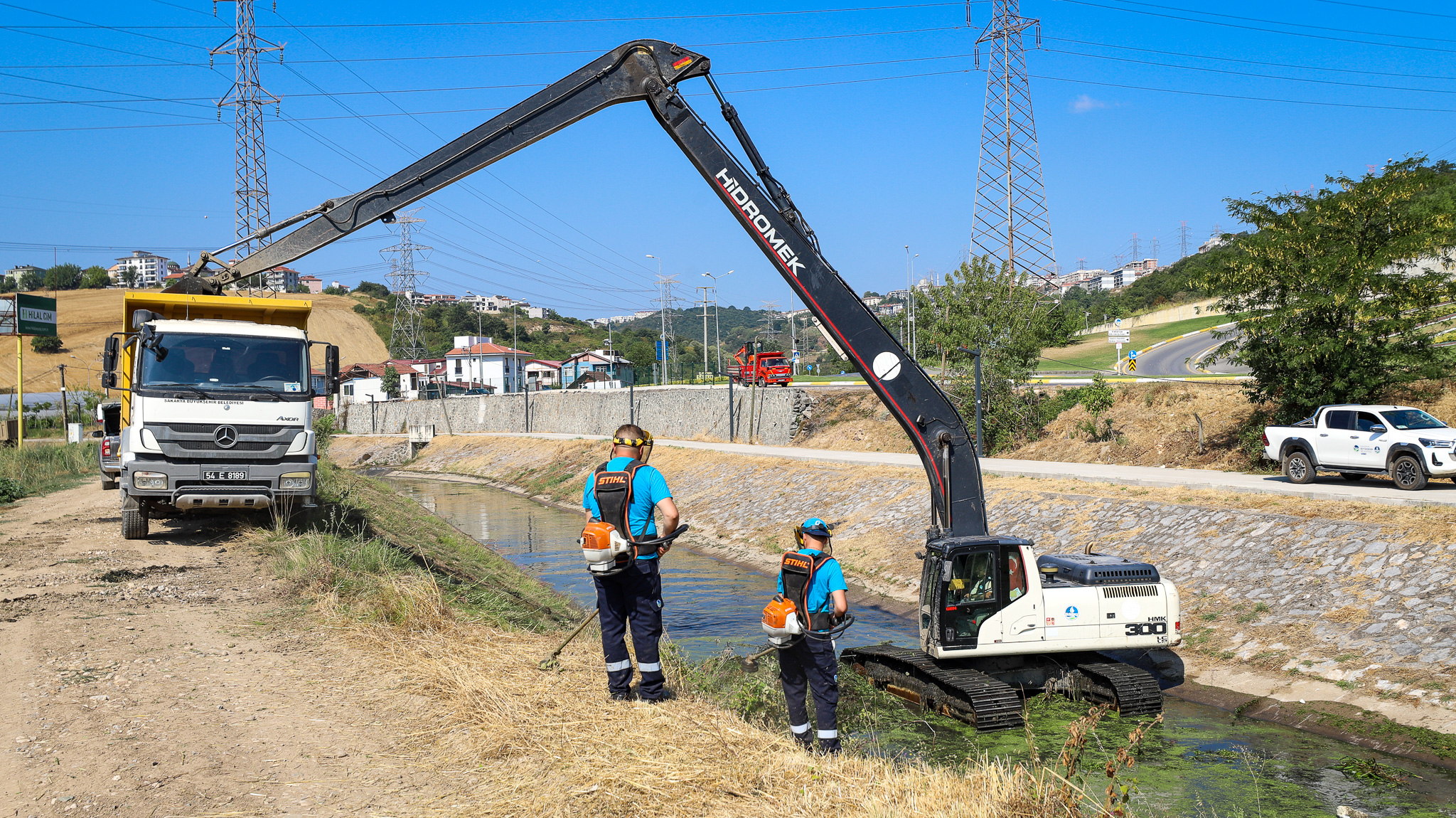 Çevre ve su sağlığı için dere ıslah çalışmaları devam ediyor