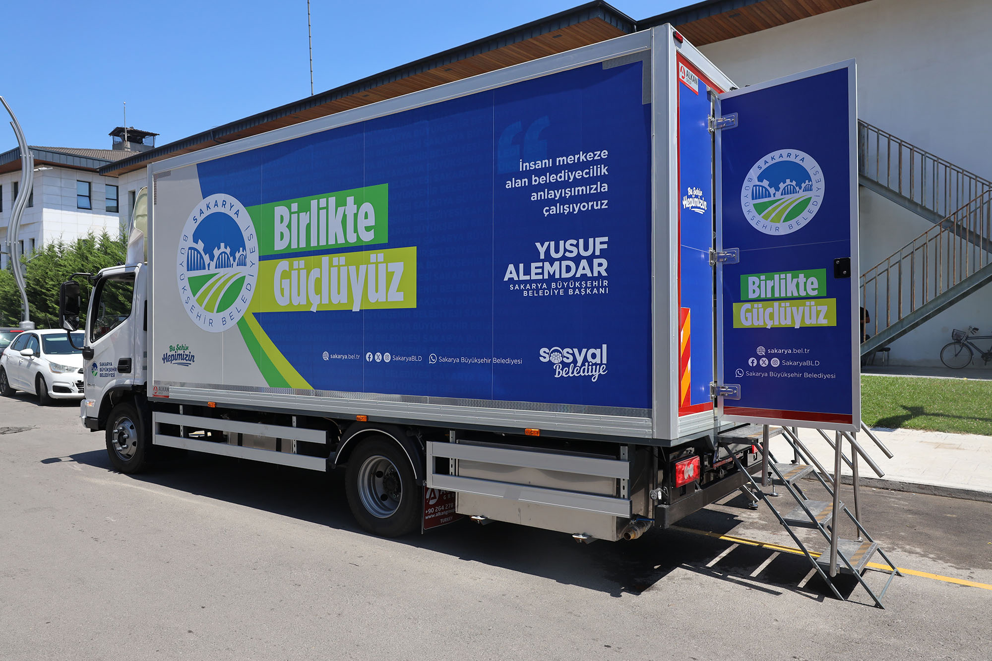 Büyükşehir'in mobil ikram aracı hizmete hazır