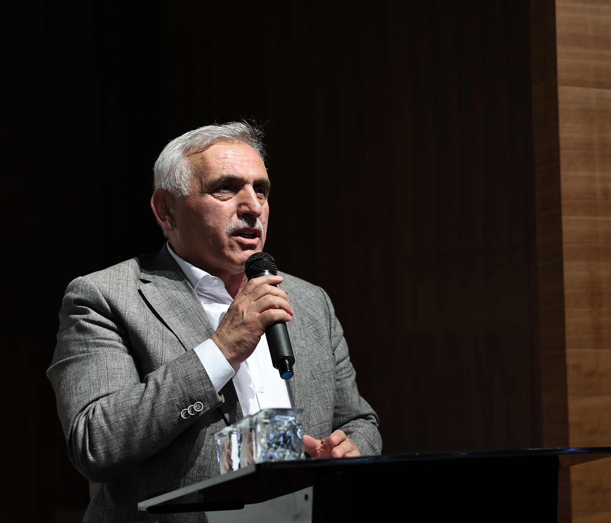“Yanık’tan başlayacak 6 kilometrelik yaşam alanı için ihaleye çıkıyoruz”