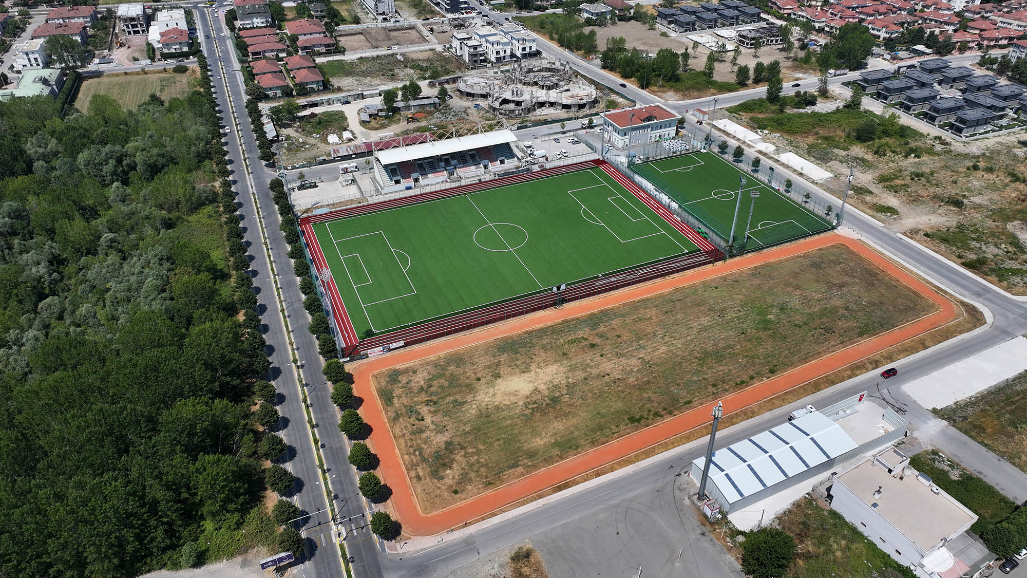 Sakarya’nın futbol üssü Ekrem Karaberberoğlu Altyapı Tesisleri’ne yeni yüz