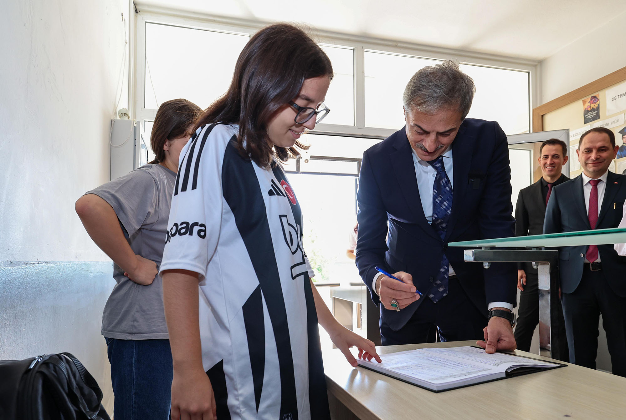 Başkan Alemdar gençler için 3 farklı çalışmayı anlattı ve öğrencilere çağrı yaptı: “Kendi hikâyenizi, kendiniz yazın” 