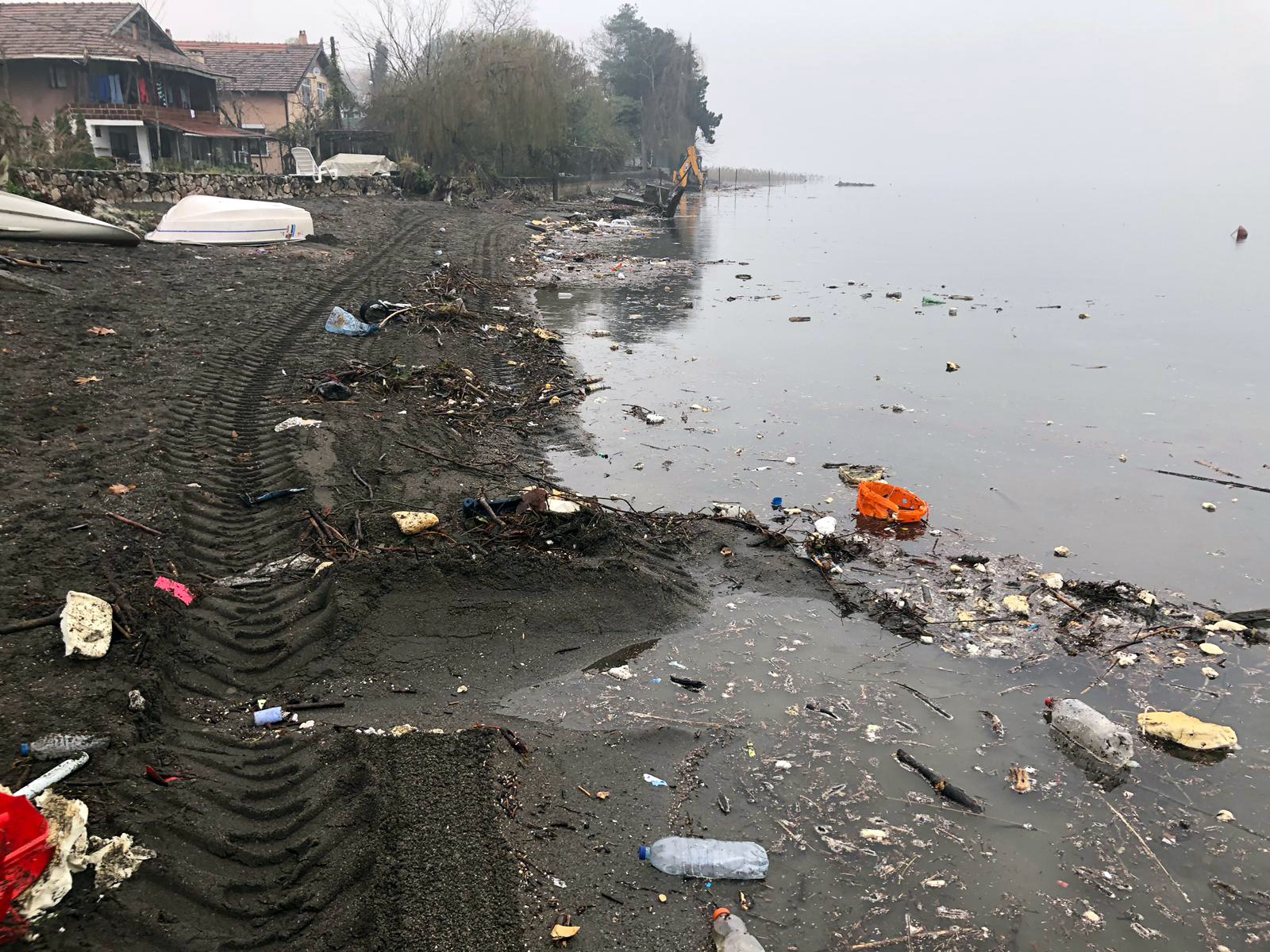 Gölü korumak hepimizin görevi