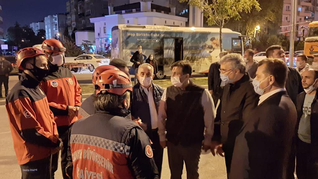 “İzmir’in ve İzmirli kardeşlerimizin yanındayız”