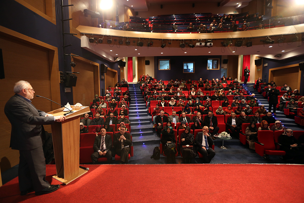 İhsan Süreyya Sırma Ümmetin Kalemidir